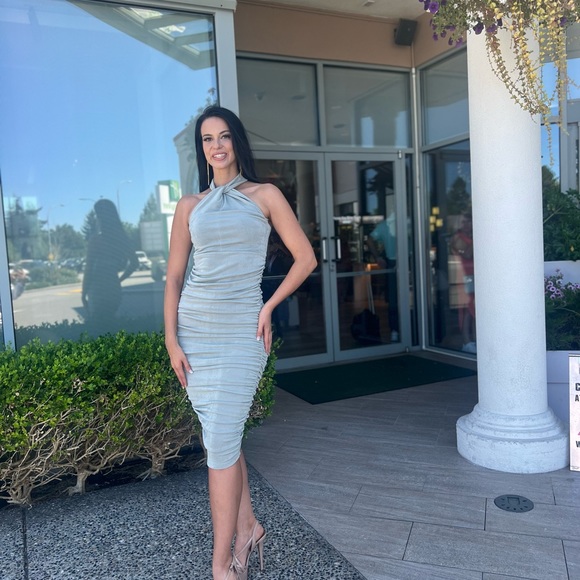 Beautiful Midi Dress - Picture 2 of 4